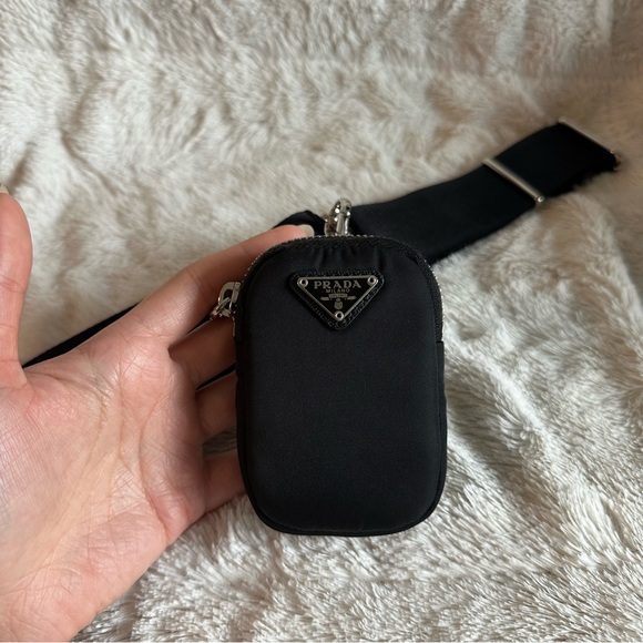 Prada re-edition strap pouch - Picture 6 of 11